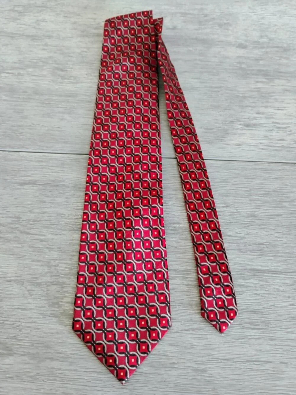 Giorgio Brutini Red Geometric Silk Necktie, Collezione